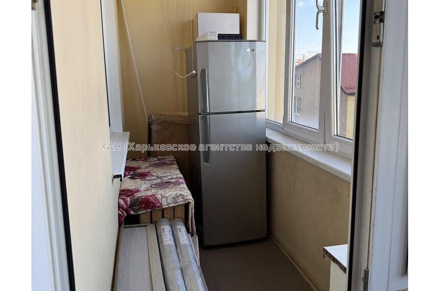 Продам квартиру, Новоалександровская ул. , 2  ком., 41.40 м², частичный ремонт 