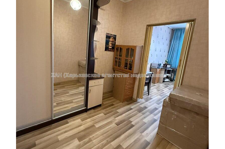 Продам квартиру, Новоалександровская ул. , 2  ком., 41.40 м², частичный ремонт 