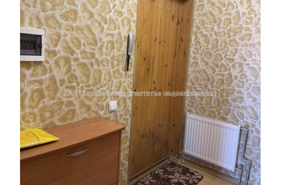 Продам квартиру, Новоалександровская ул. , 2  ком., 41.40 м², частичный ремонт 