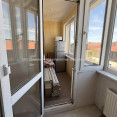 Продам квартиру, Новоалександровская ул. , 2  ком., 41.40 м², частичный ремонт 