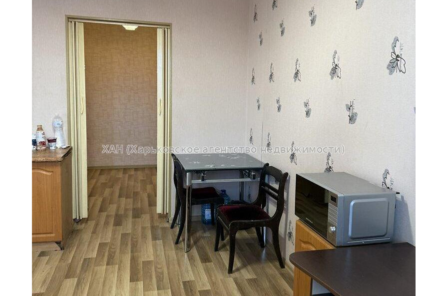 Продам квартиру, Новоалександровская ул. , 2  ком., 41.40 м², частичный ремонт 