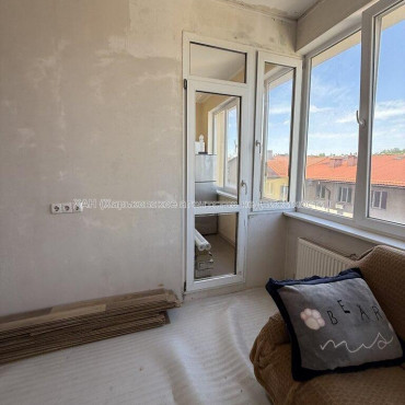 Продам квартиру, Новоалександровская ул. , 2  ком., 41.40 м², частичный ремонт 