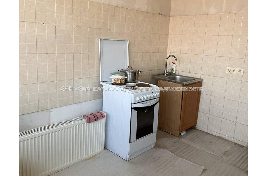 Продам квартиру, Новоалександровская ул. , 2  ком., 41.40 м², частичный ремонт 