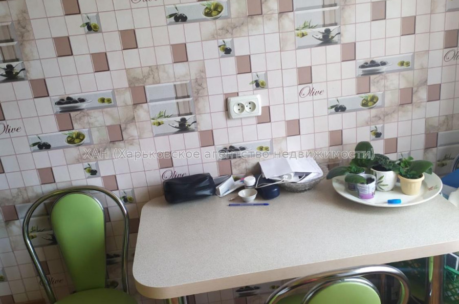 Продам квартиру, Каденюка ул. , 1 кім., 31 м², советский ремонт 