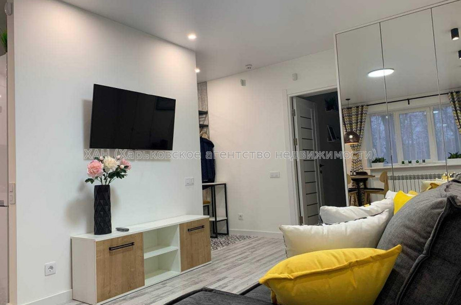 Продам квартиру, Астрономическая ул. , 1  ком., 46 м², евроремонт 