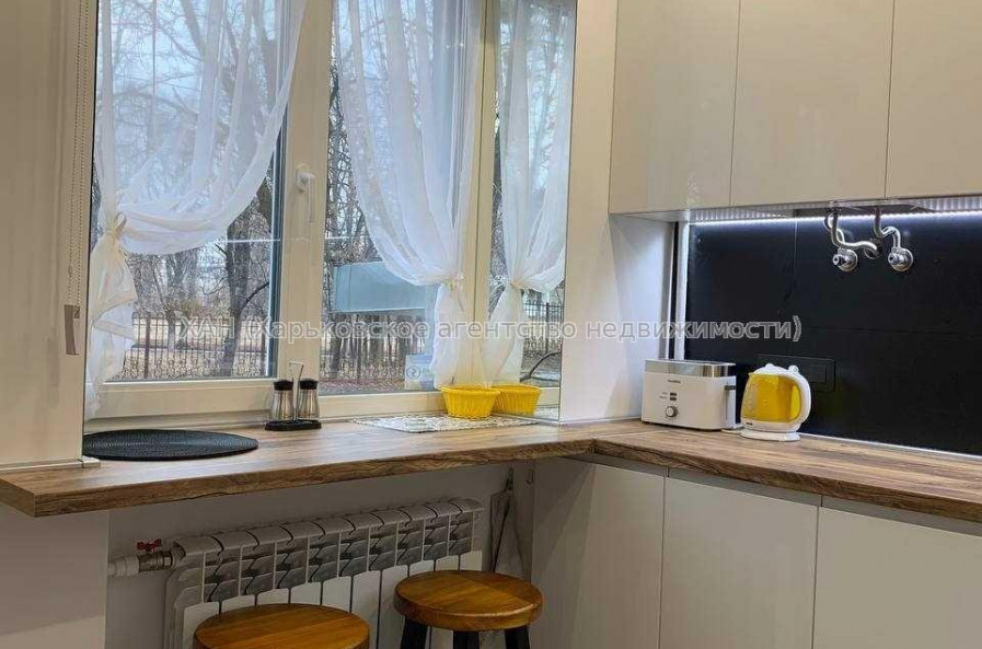 Продам квартиру, Астрономическая ул. , 1  ком., 46 м², евроремонт 