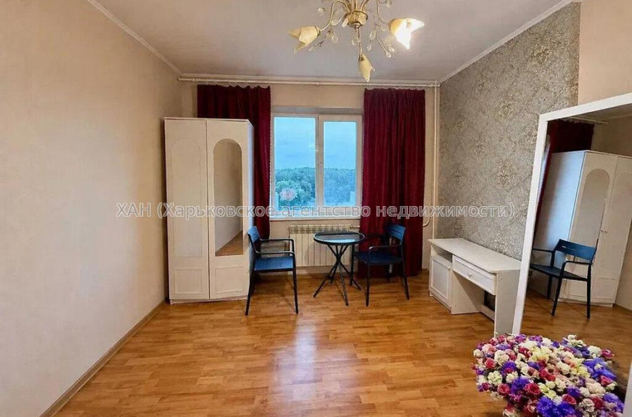 Продам квартиру, Молодежная ул. , 1  ком., 43.40 м², косметический ремонт 