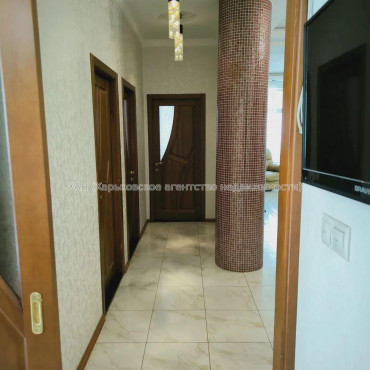 Продам квартиру, Гвардейцев Широнинцев ул. , 33 , 4  ком., 100 м², евроремонт 