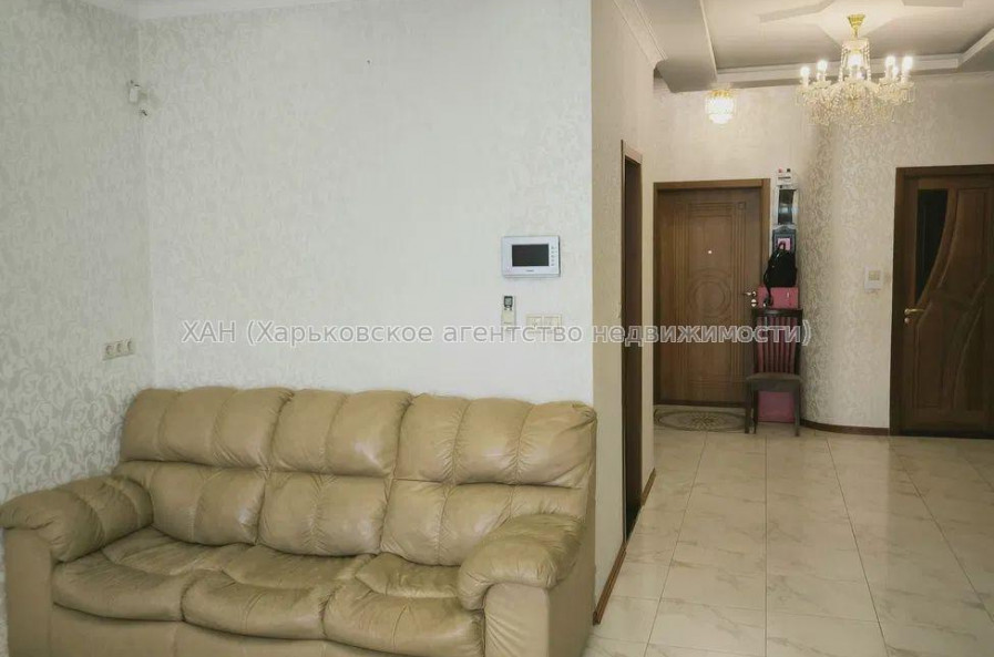 Продам квартиру, Гвардейцев Широнинцев ул. , 33 , 4  ком., 100 м², евроремонт 