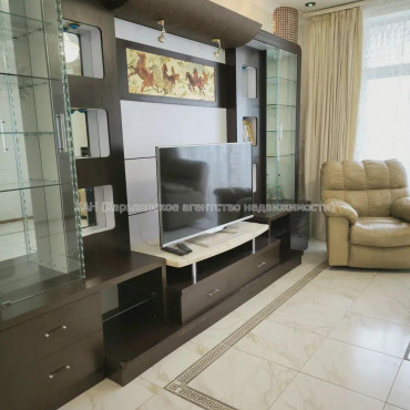 Продам квартиру, Гвардейцев Широнинцев ул. , 33 , 4  ком., 100 м², евроремонт 