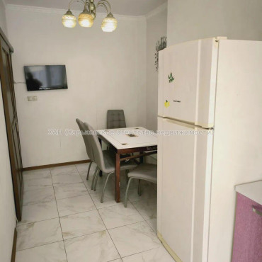 Продам квартиру, Гвардейцев Широнинцев ул. , 33 , 4  ком., 100 м², евроремонт 