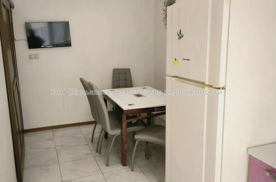 Продам квартиру, Гвардейцев Широнинцев ул. , 33 , 4  ком., 100 м², евроремонт 