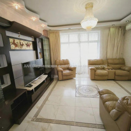 Продам квартиру, Гвардейцев Широнинцев ул. , 33 , 4  ком., 100 м², евроремонт