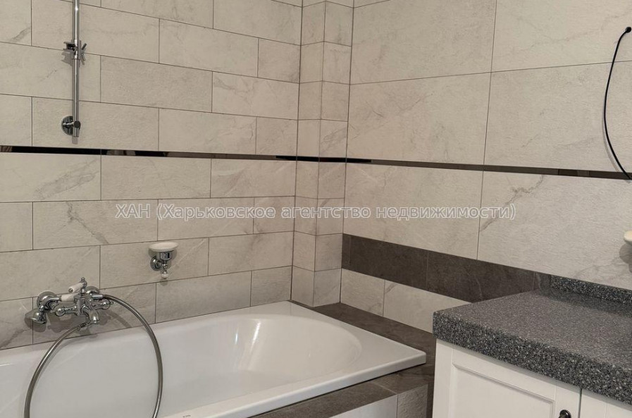 Продам квартиру, Станислава Парталы ул. , 1  ком., 51 м², евроремонт 