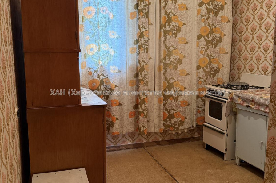 Продам квартиру, Салтовское шоссе , 155/93 , 3  ком., 64 м², без ремонта 