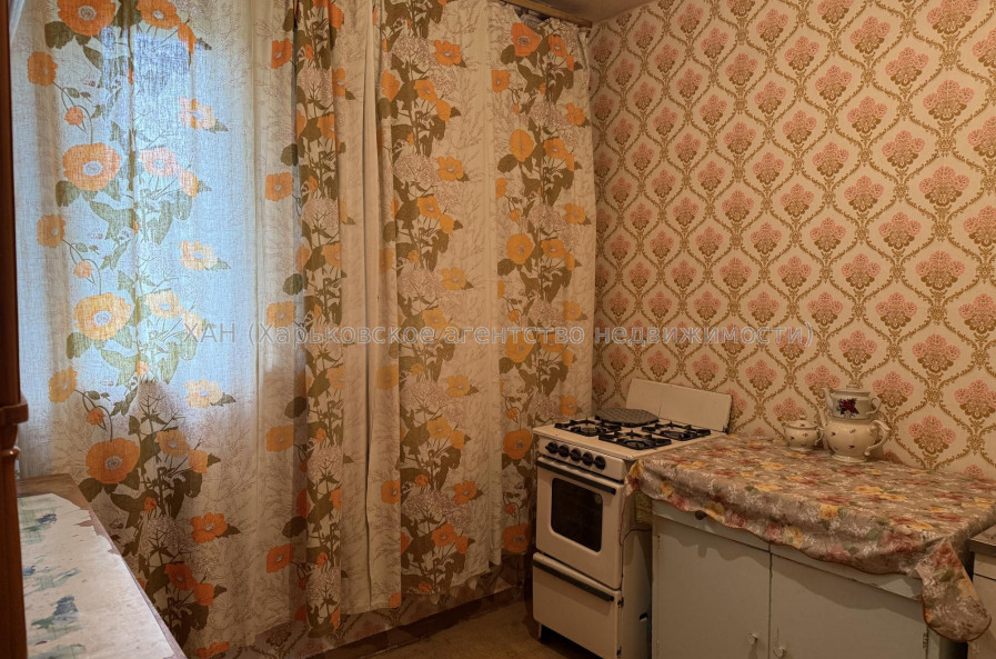 Продам квартиру, Салтовское шоссе , 155/93 , 3  ком., 64 м², без ремонта 