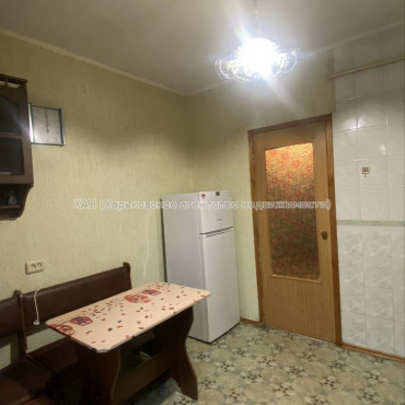 Продам квартиру, Байрона пр-т , 1 кім., 34 м², советский ремонт 
