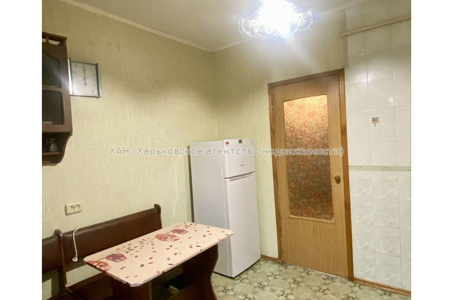 Продам квартиру, Байрона пр-т , 1 кім., 34 м², советский ремонт 