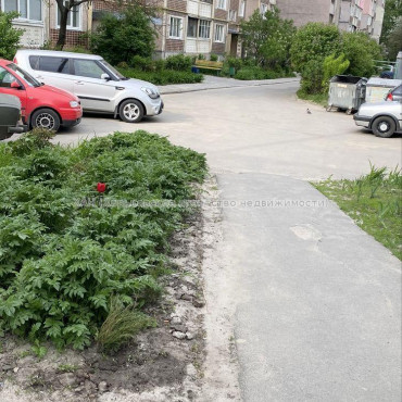 Продам квартиру, Байрона пр-т , 1 кім., 34 м², советский ремонт 