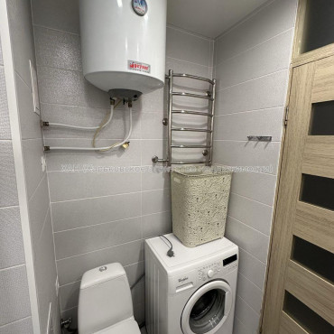 Продам квартиру, Байрона пр-т , 2  ком., 45 м², капитальный ремонт 