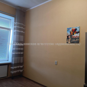 Продам квартиру, Большая Панасовская ул. , 1 кім., 17.80 м², косметический ремонт 