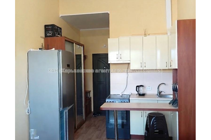 Продам квартиру, Большая Панасовская ул. , 1 кім., 17.80 м², косметический ремонт 