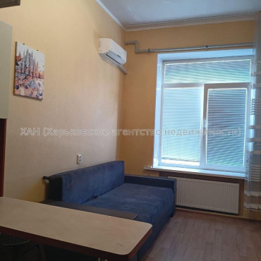 Продам квартиру, Большая Панасовская ул. , 1 кім., 17.80 м², косметический ремонт 