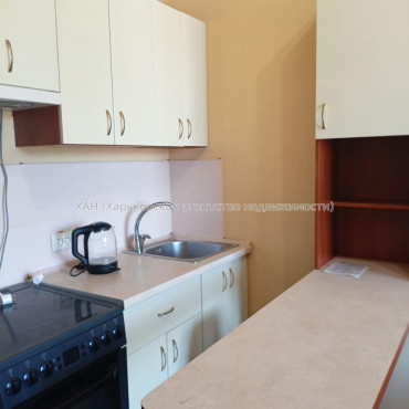 Продам квартиру, Большая Панасовская ул. , 1 кім., 17.80 м², косметический ремонт 