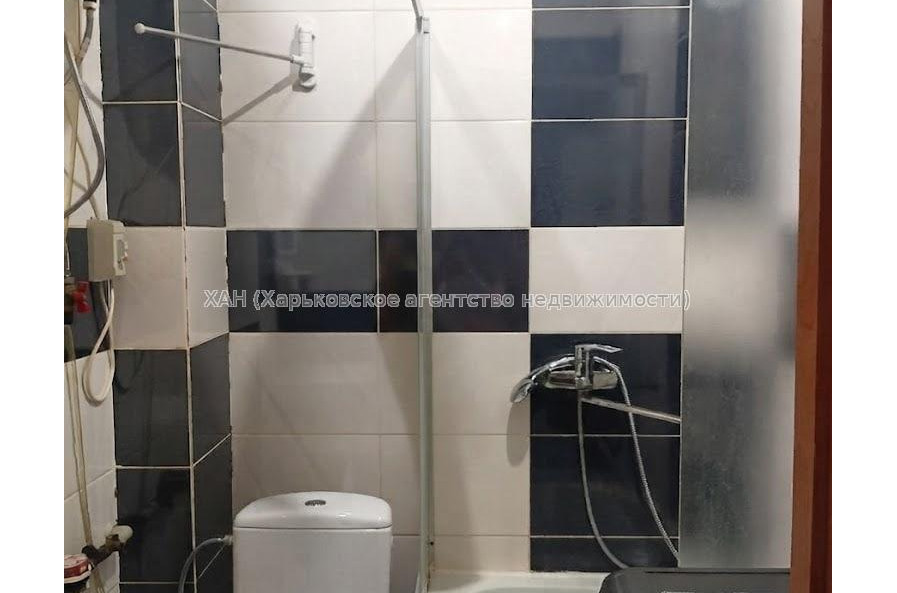 Продам квартиру, Большая Панасовская ул. , 1 кім., 17.80 м², косметический ремонт 