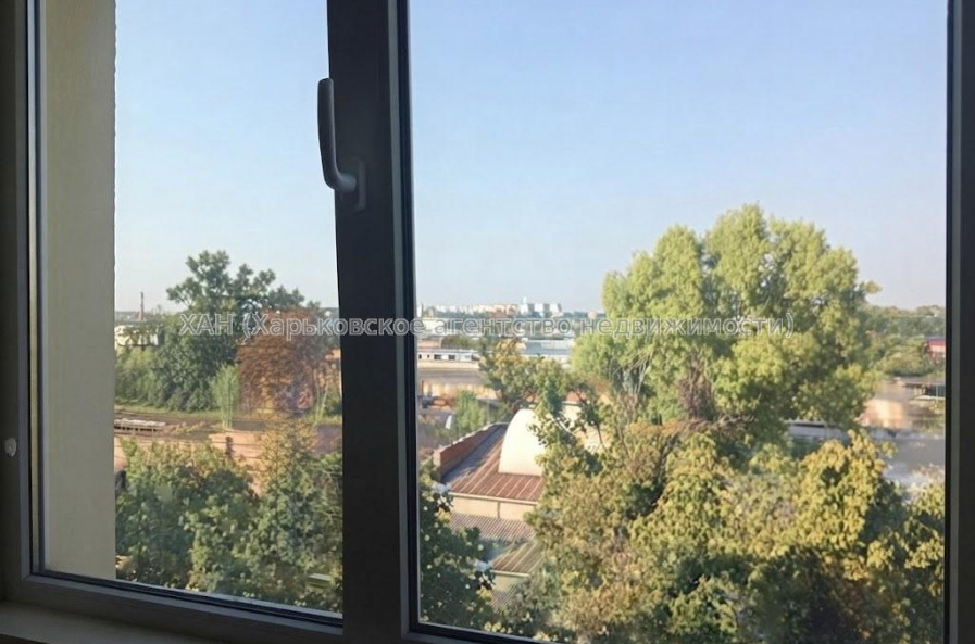Продам квартиру, Большая Панасовская ул. , 1 кім., 17.80 м², косметический ремонт 
