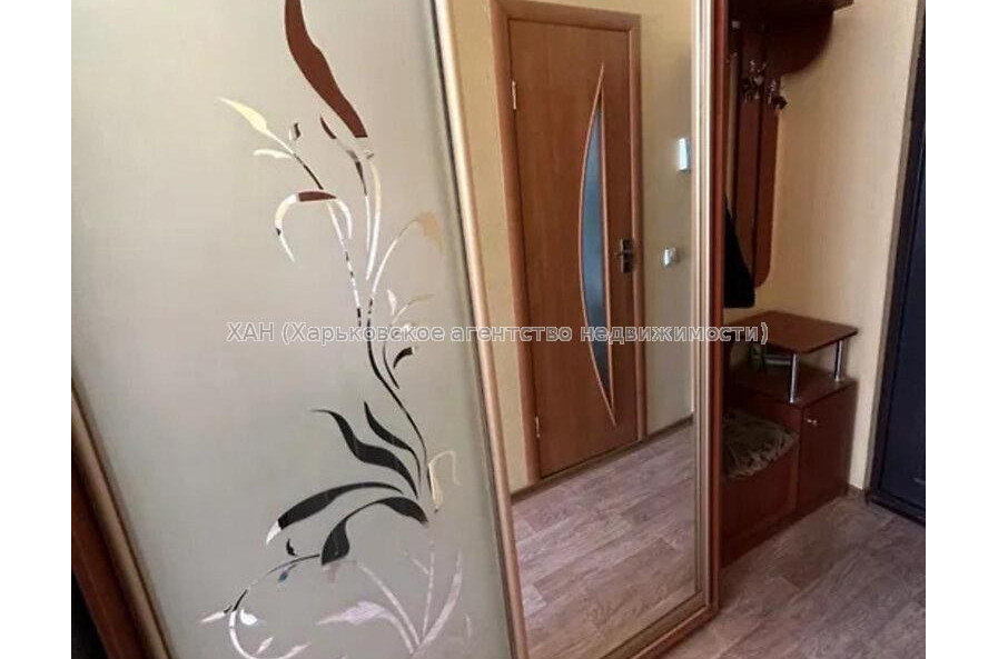 Продам квартиру, Большая Панасовская ул. , 1  ком., 17.80 м², косметический ремонт 