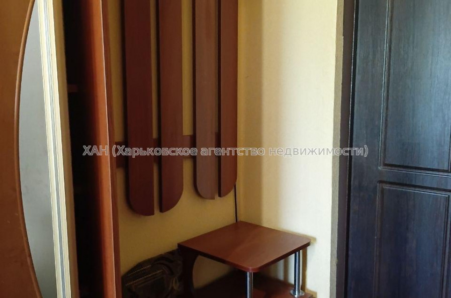 Продам квартиру, Большая Панасовская ул. , 1 кім., 17.80 м², косметический ремонт 