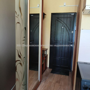 Продам квартиру, Большая Панасовская ул. , 1 кім., 17.80 м², косметический ремонт 