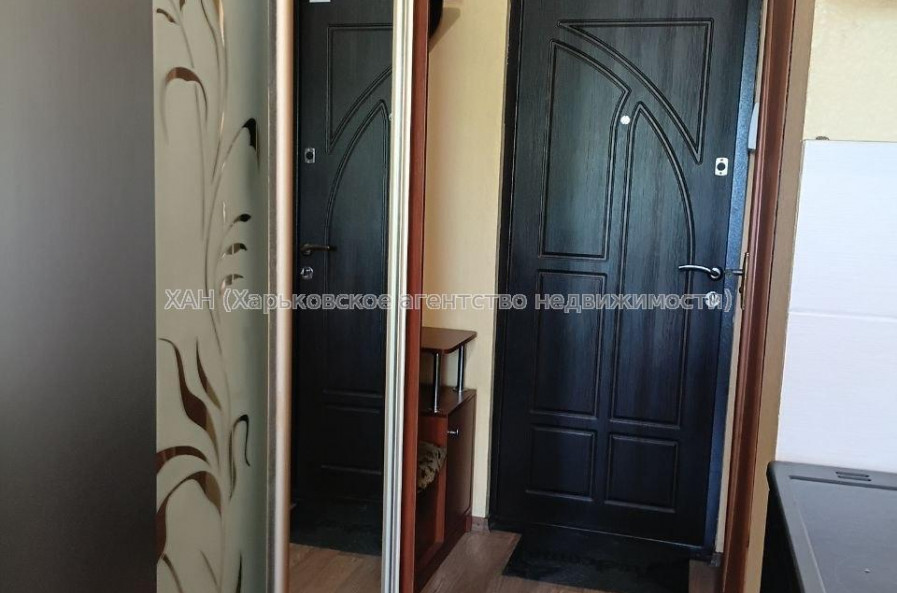 Продам квартиру, Большая Панасовская ул. , 1 кім., 17.80 м², косметический ремонт 