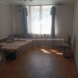 Продам квартиру, Харьковская ул. , 2  ком., 47 м², косметический ремонт