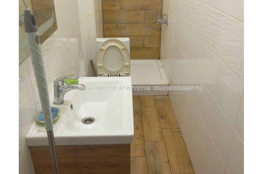 Продам квартиру, Харьковская ул. , 2  ком., 47 м², косметический ремонт 