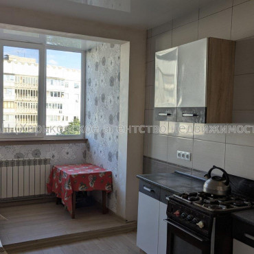 Продам квартиру, 92-й бригады ул. , 50 , 2 кім., 54.50 м², косметический ремонт 