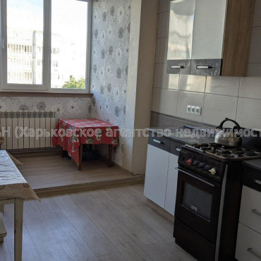 Продам квартиру, 92-й бригады ул. , 50 , 2 кім., 54.50 м², косметический ремонт 