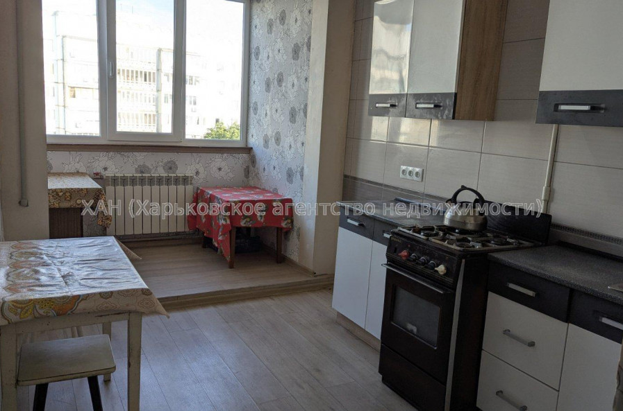 Продам квартиру, 92-й бригады ул. , 50 , 2 кім., 54.50 м², косметический ремонт 