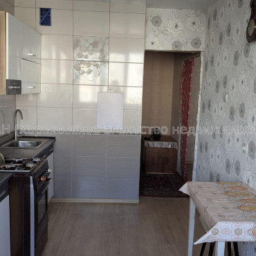 Продам квартиру, 92-й бригады ул. , 50 , 2 кім., 54.50 м², косметический ремонт 