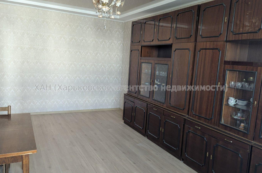 Продам квартиру, 92-й бригады ул. , 50 , 2 кім., 54.50 м², косметический ремонт 