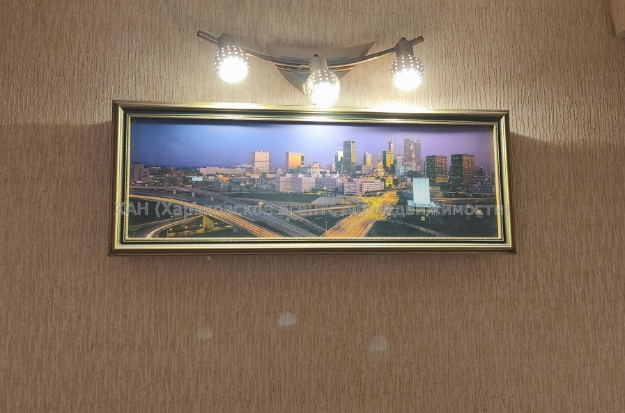 Продам квартиру, 92-й бригады ул. , 50 , 2 кім., 54.50 м², косметический ремонт 