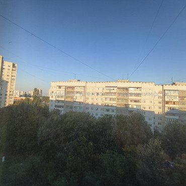 Продам квартиру, 92-й бригады ул. , 50 , 2 кім., 54.50 м², косметический ремонт 
