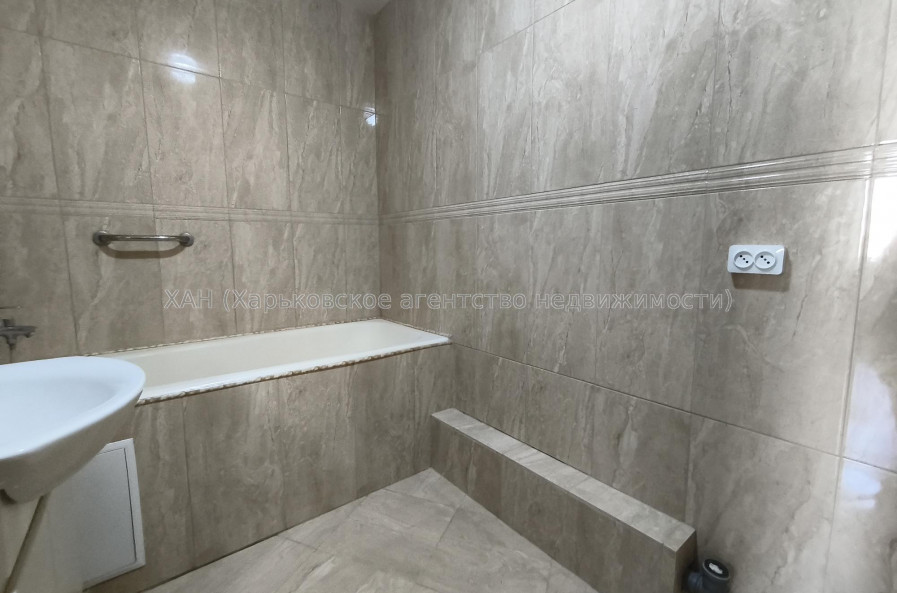 Продам квартиру, 92-й бригады ул. , 50 , 2 кім., 54.50 м², косметический ремонт 