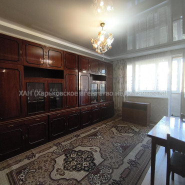 Продам квартиру, 92-й бригады ул. , 50 , 2 кім., 54.50 м², косметический ремонт 