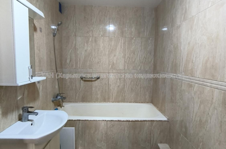 Продам квартиру, 92-й бригады ул. , 50 , 2 кім., 54.50 м², косметический ремонт 
