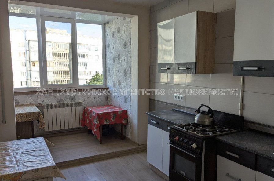Продам квартиру, 92-й бригады ул. , 50 , 2 кім., 54.50 м², косметический ремонт 