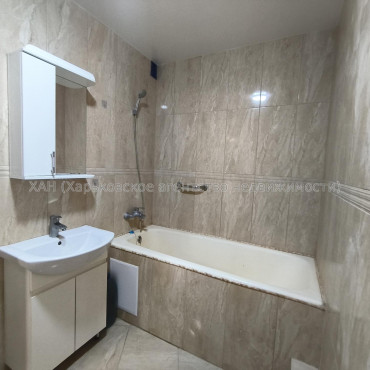 Продам квартиру, 92-й бригады ул. , 50 , 2 кім., 54.50 м², косметический ремонт 