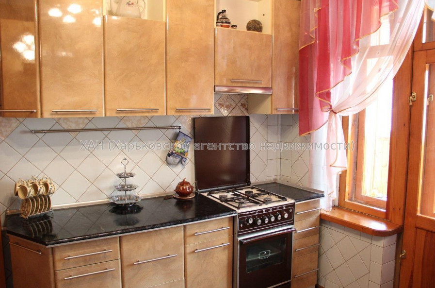 Продам квартиру, Мироносицкая ул. , 4  ком., 74.60 м², капитальный ремонт 