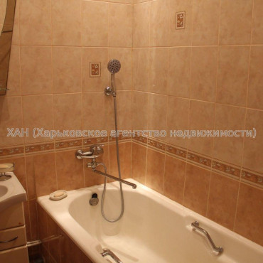 Продам квартиру, Мироносицкая ул. , 4  ком., 74.60 м², капитальный ремонт 
